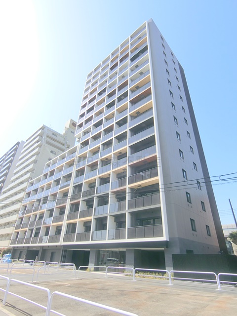 建物外観　2026年3月築　RC鉄筋コンクリート造地上15階建て総戸数