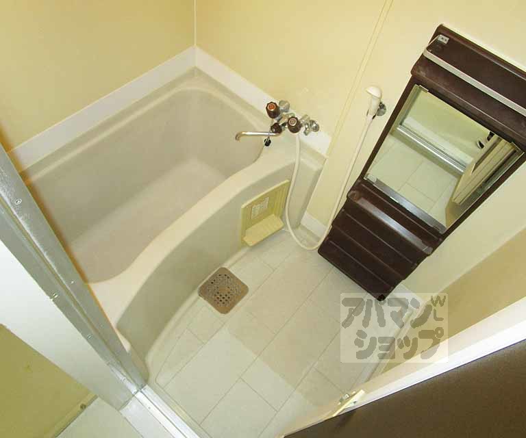 バス・シャワールーム　２０８号室の写真です。