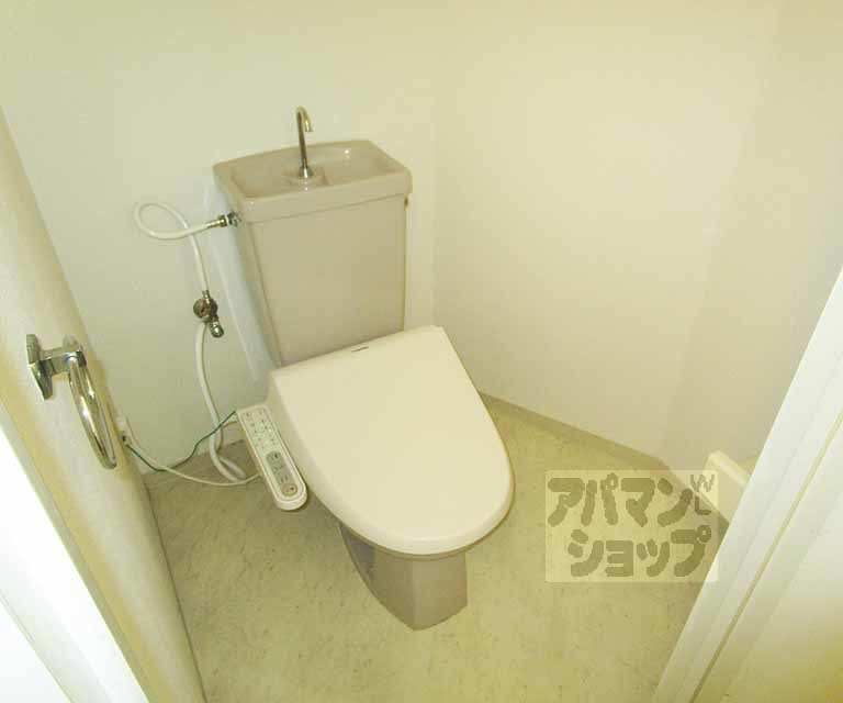 トイレ　２０８号室の写真です。