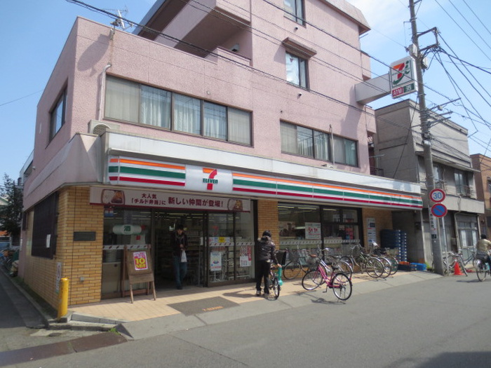 コンビニ　セブンイレブン（コンビニ）まで28m