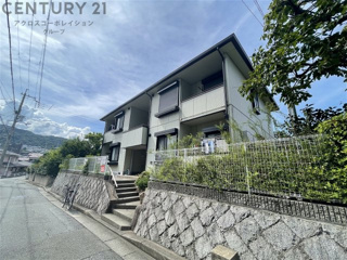 建物外観　敷地内に駐車場あります♪