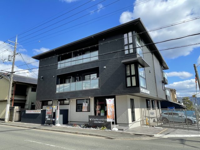 エントランスライフ西野山東の外観写真