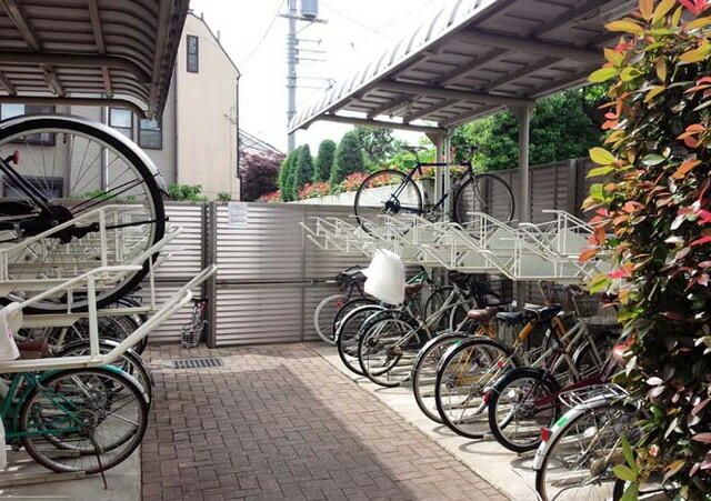 ロビー　■駐輪場