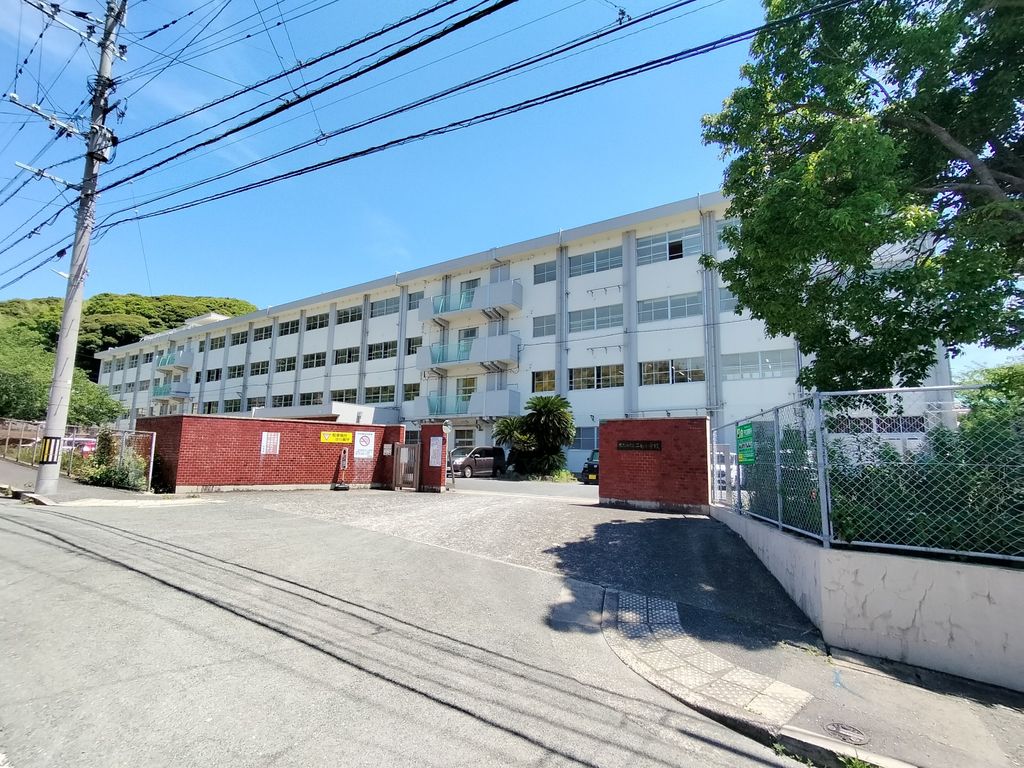 小学校　北九州市立二島小学校（小学校）まで730m