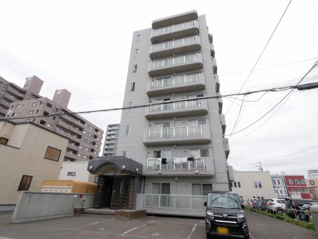 建物外観　★エアコン付きでペットの飼育も相談可！★最上階で日当り良好！