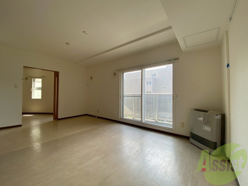 居室・リビング　広くてキレイなお部屋が広がっていて、充実した生活が送れそう。