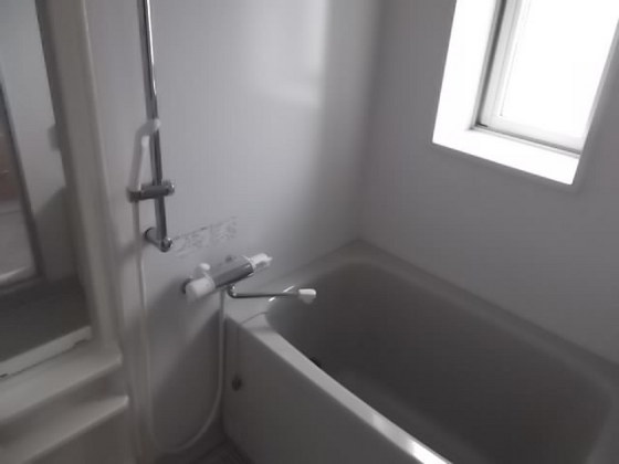 バス・シャワールーム　※別部屋の写真です