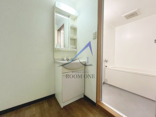 洗面設備　洗面台です。