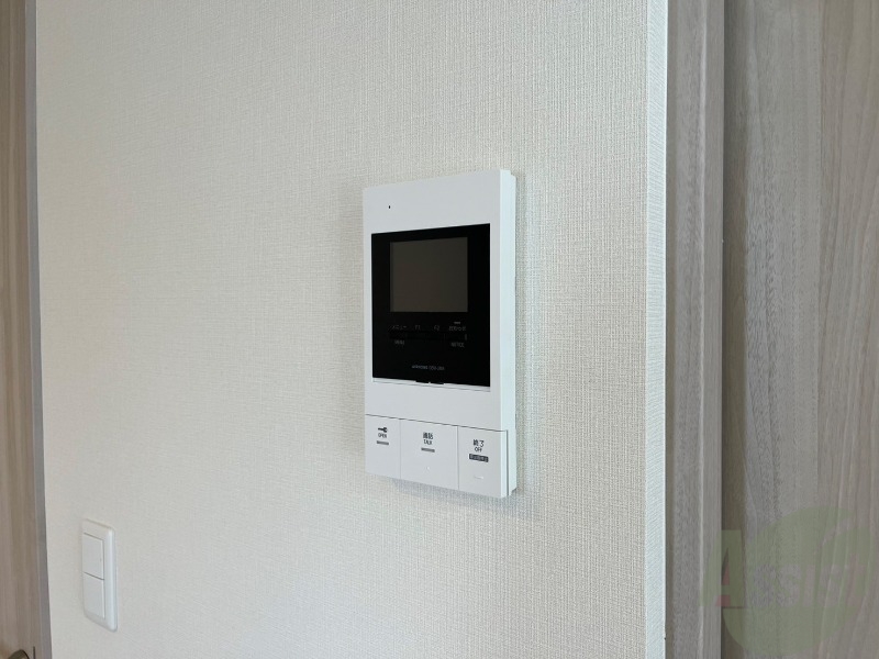 セキュリティ　ＴＶモニター付インターホンです。来客者の顔が見えるので安心！