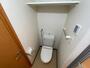 トイレ　こちらはトイレです。清潔感があり、安心して使用できます。