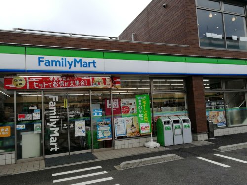 コンビニ　ファミリーマート 萩中環八通り店（コンビニ）まで247m