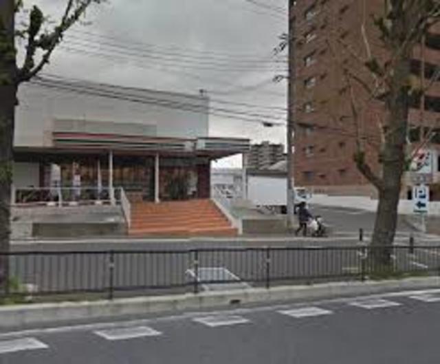 コンビニ　セブンイレブン吹田江坂町5丁目店（コンビニ）まで637m