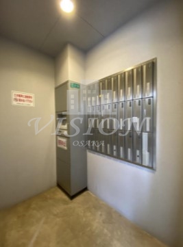 阪急神戸線 十三駅 徒歩10分 8階建 築18年の外観写真