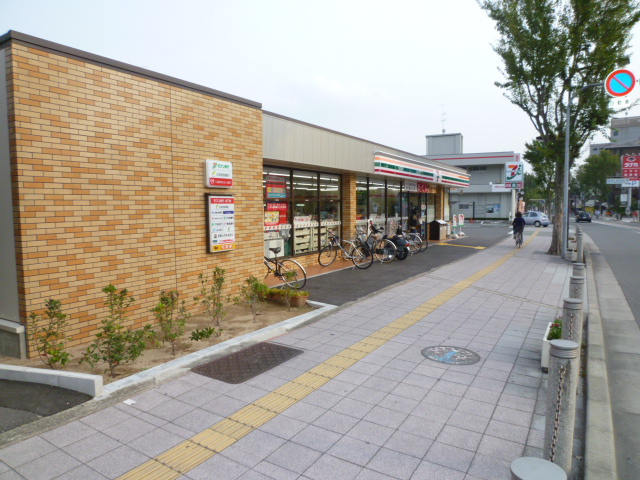 コンビニ　セブンイレブン箕面西小路店（コンビニ）まで623m