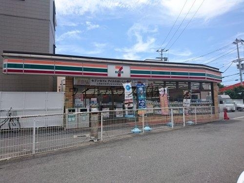 コンビニ　セブンイレブン堺大浜中町3丁店（コンビニ）まで195m