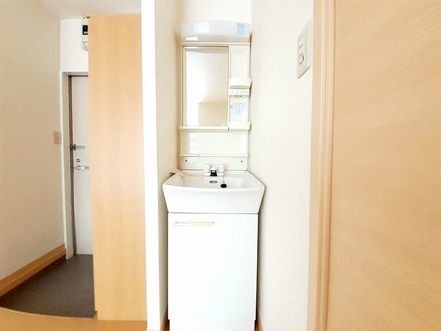 洗面設備　脱衣スペースもあります
