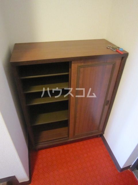 プラザ南行徳の玄関写真