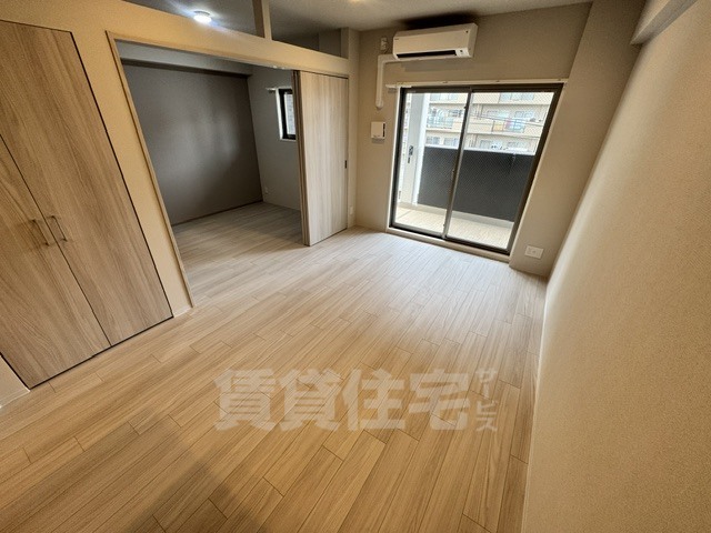 ＪＲ大阪環状線 福島駅 徒歩13分 13階建 築1年の居間写真