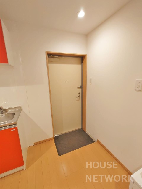 ルミノール西陣の玄関写真