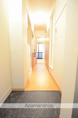 レオパレスMUSASHIの玄関写真