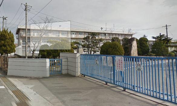 小学校　倉敷市立連島南小学校（小学校）まで725m