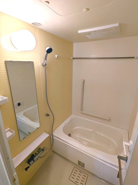 バス・シャワールーム　追焚オートバス、浴室換気乾燥機