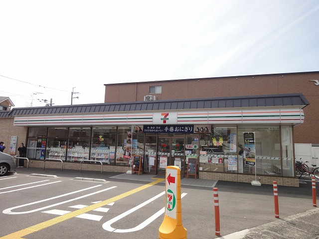 コンビニ　セブンイレブン 京都上桂前田町店（コンビニ）まで242m