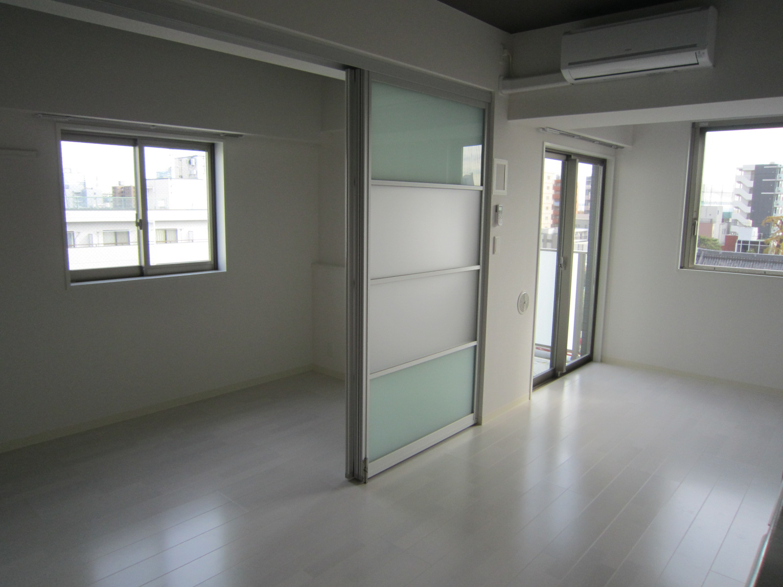 居室・リビング　リビング＆洋室