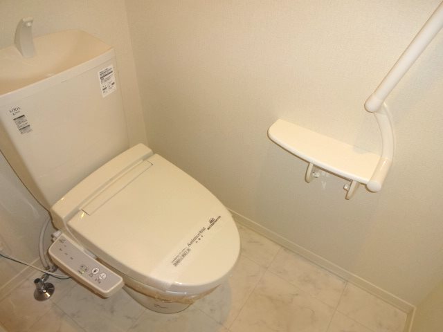 【松本市渚のアパートのトイレ】