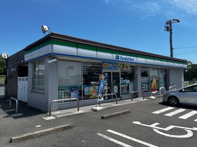 コンビニ　ファミリーマート不破府中店（コンビニ）まで275m