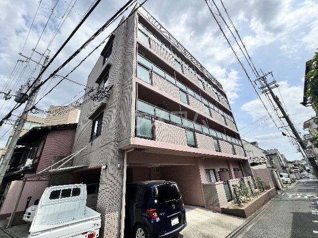 京都市北区平野宮本町のマンションの建物外観
