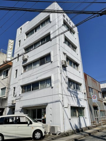 三栄ビルの建物外観