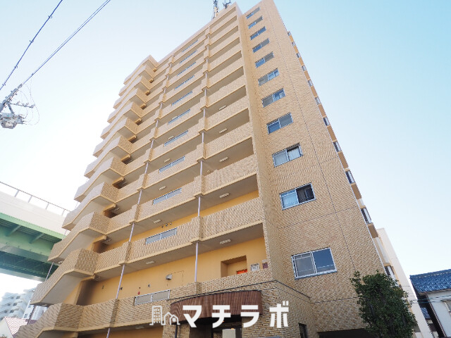 【名古屋市北区萩野通のマンションの建物外観】