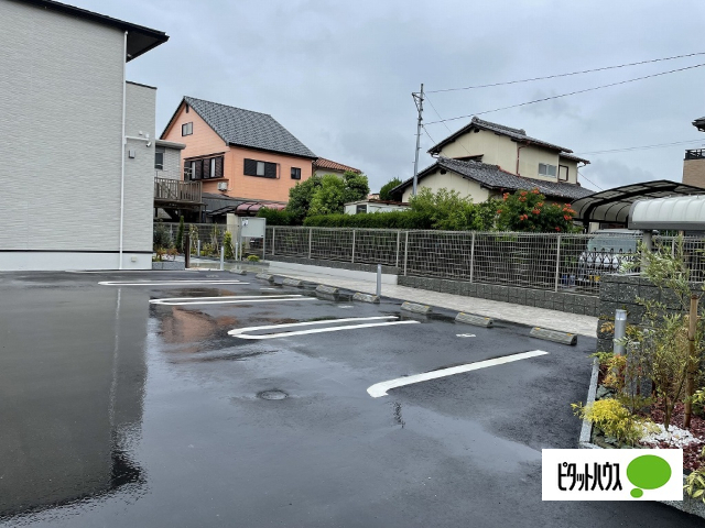 【サウスラポール　IIの駐車場】