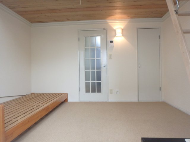 居室・リビング　白を基調としたデザインのお部屋です♪