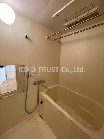 バス・シャワールーム　落ち着いた空間のお風呂です