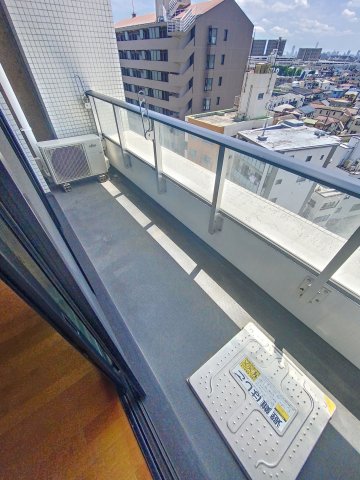 【川崎市川崎区追分町のマンションのバルコニー】