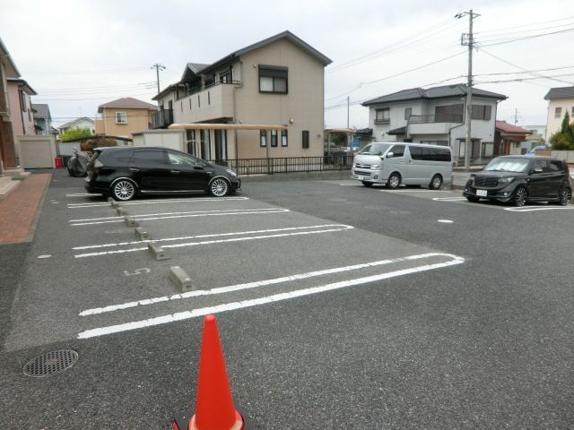 【市原市青柳のアパートの駐車場】