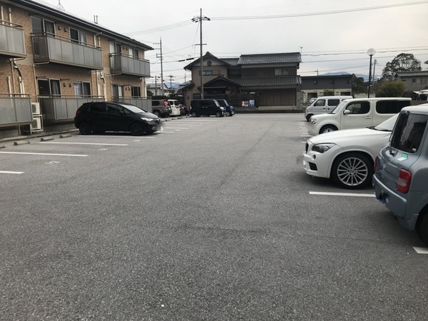 【アネックスＡの駐車場】