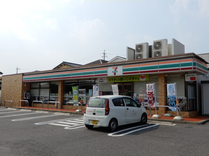 コンビニ　セブンイレブン　春日井白山町（コンビニ）まで243m