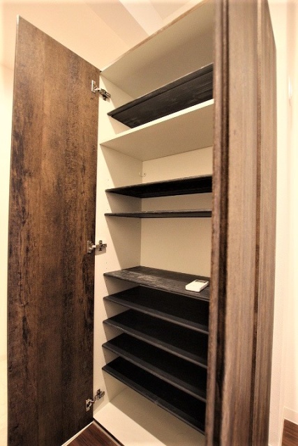 収納　写真は別号室のものです。