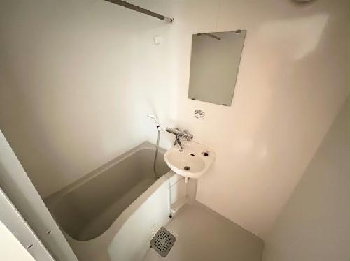 バス・シャワールーム　実際のお部屋と異なる場合がございます。