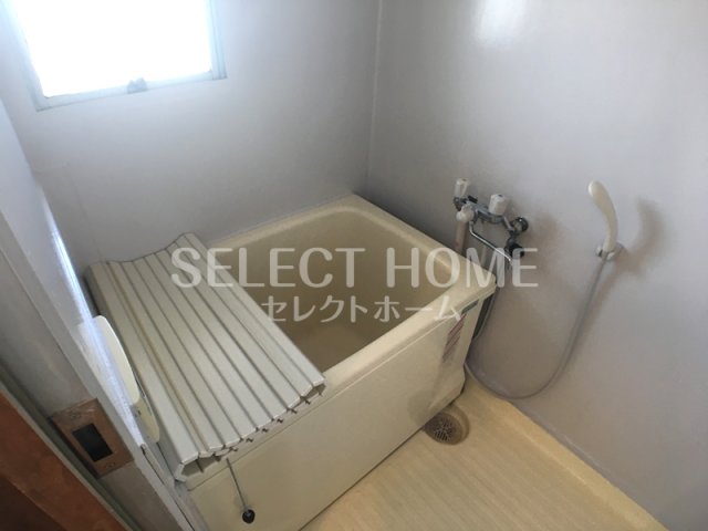 バス・シャワールーム　同型タイプきれいなお風呂です