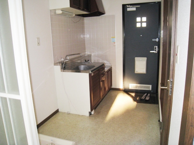 玄関　玄関とキッチン