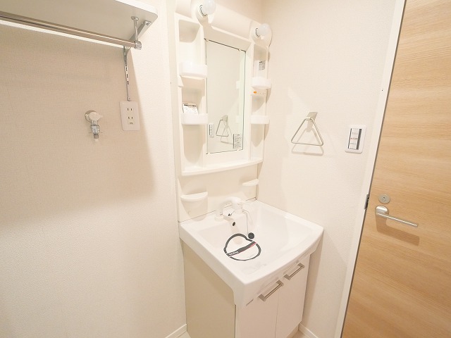 洗面設備　脱衣スペースもあります