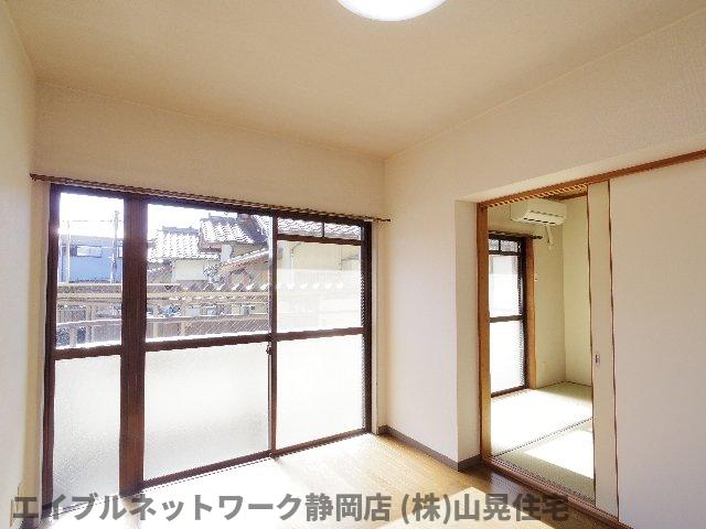 居室・リビング　ゆったりとした居間です