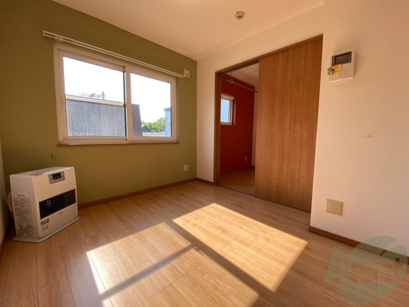 居室・リビング　広くてキレイなお部屋が広がっていて、充実した生活が送れそう。