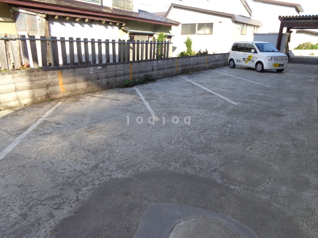 駐車場　融雪付き駐車場。