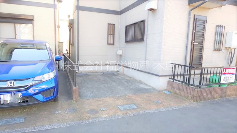 駐車場　敷地内駐車場