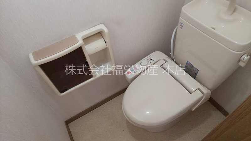 トイレ　洗浄機能付き便座